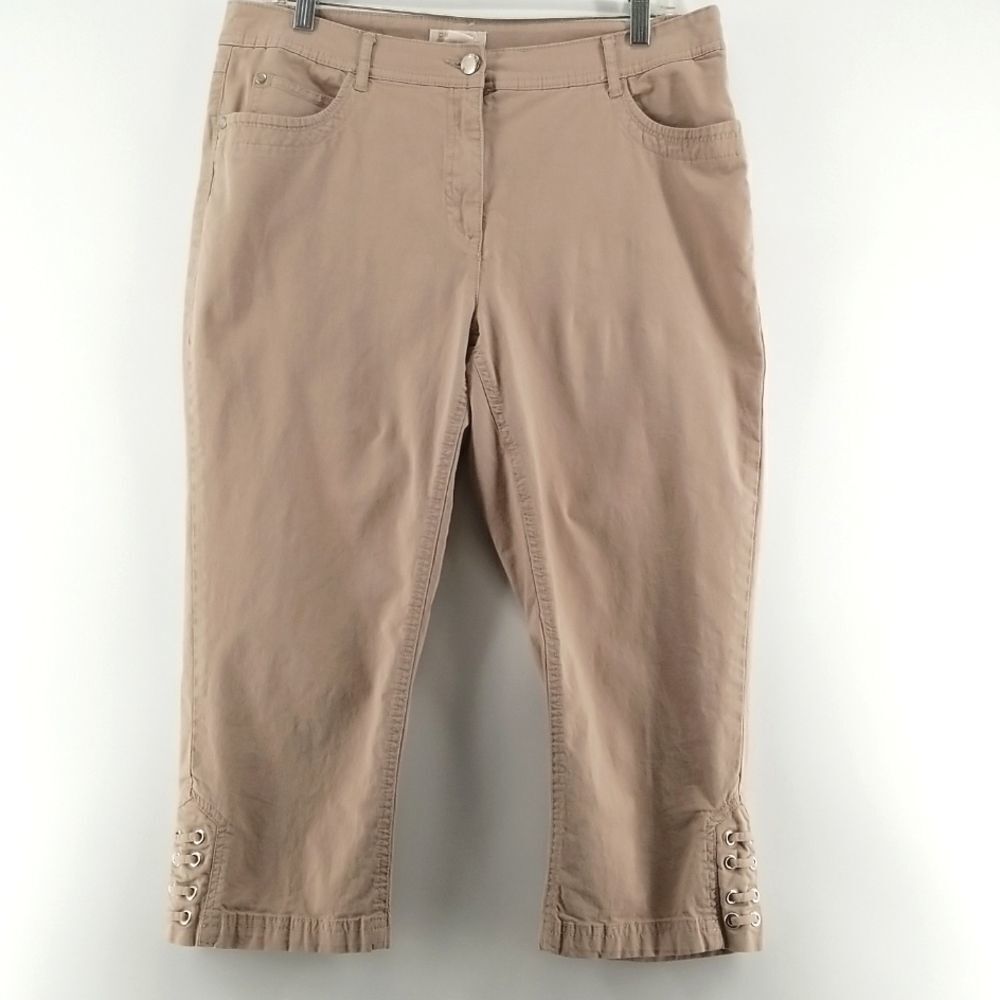 DKR & Co Signature Women’s Size 10 Khaki Capris Full Zip Button Closure 5 Pocket